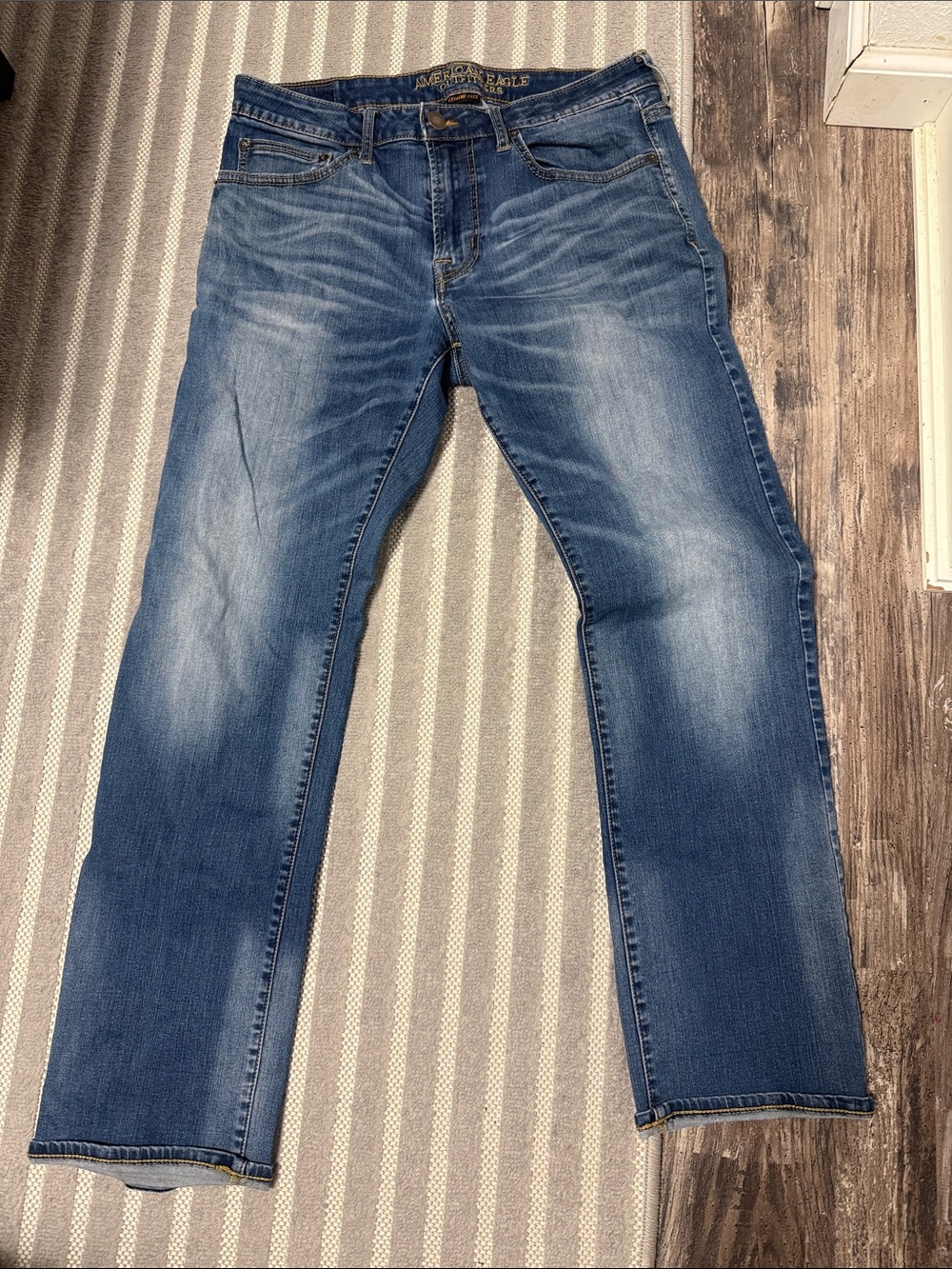 American Eagle Outfitters 32x32 vintage men’s Faded Blue Slim Straight Jeans